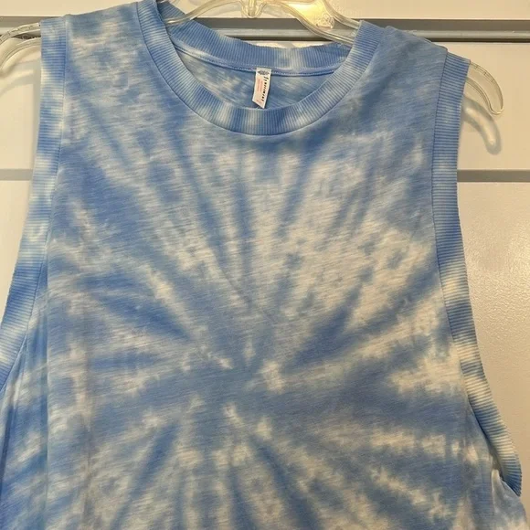 Free People Movement dance Blue and White Tie-Dye Muscle Tee size small. NWT! - Picture 6 of 11